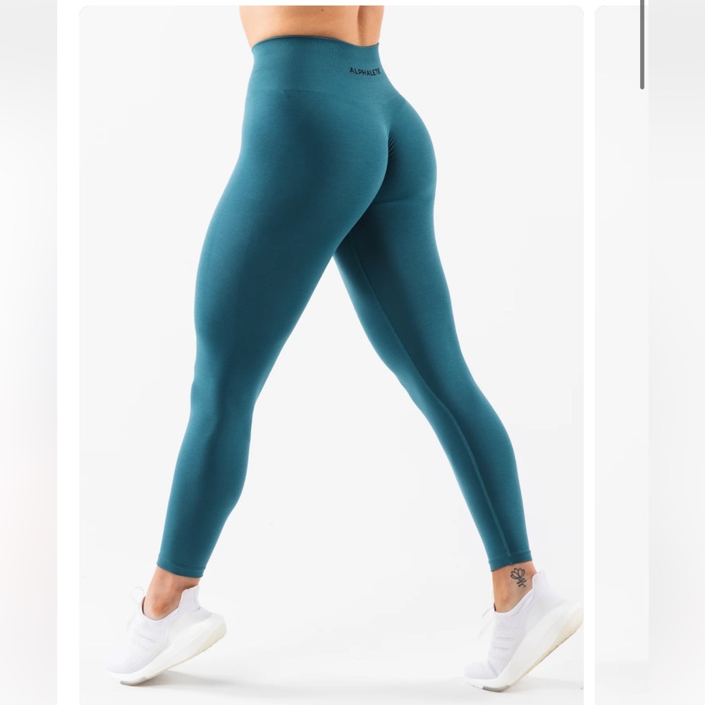 Alphalete Amplify Leggings  GRAVITY HIGH RISE LEGGING